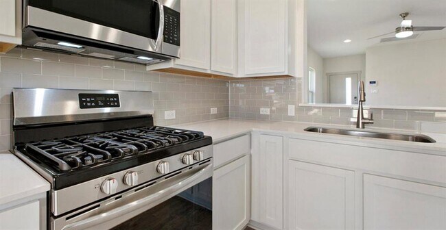 Building Photo - 2100 Daleside Ln