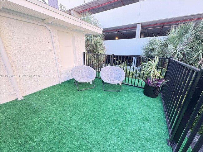 Building Photo - 1901 SW 9th St