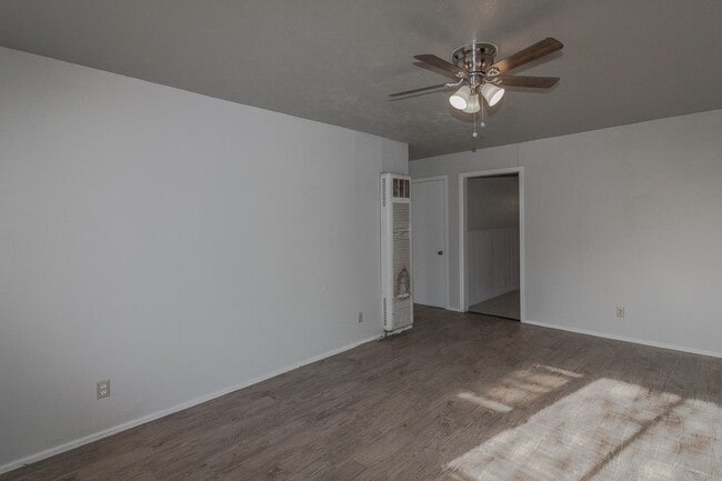 Building Photo - Cute 2-Bedroom Duplex Coming Soon!