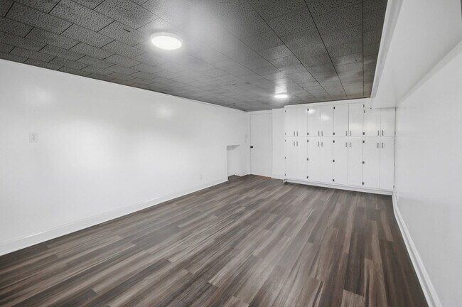 Building Photo - 3410 Calwagner St