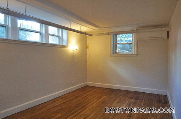 Building Photo - 95 Adams St