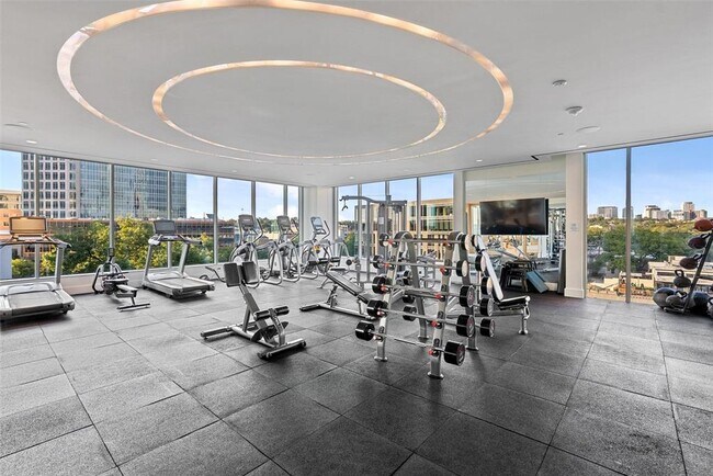 Building Photo - 501 West Ave