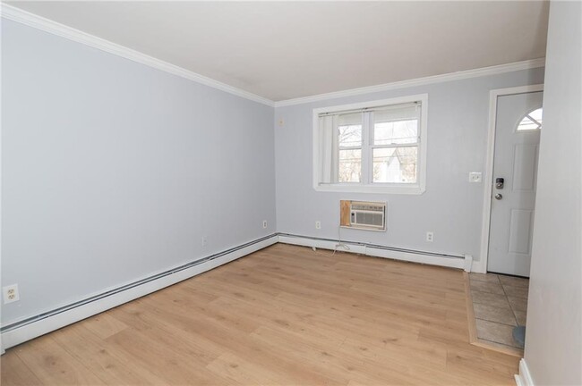 Building Photo - 20 Hurdis St