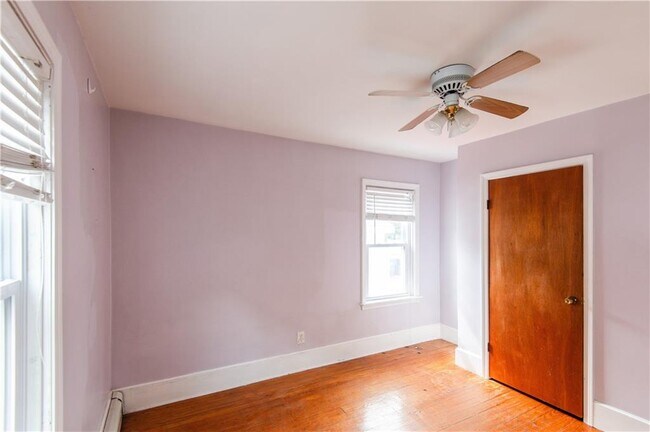 Building Photo - 455 Child St