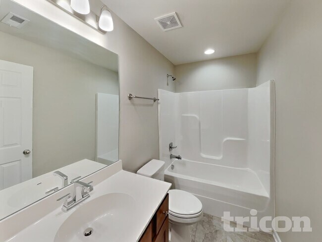 Building Photo - 139 Hickory Station Ln