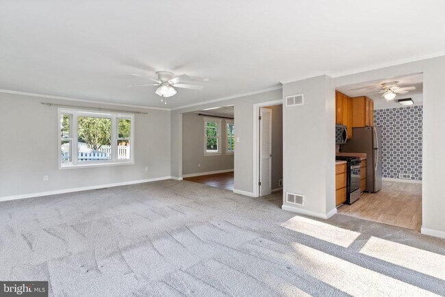 Building Photo - 4023 Poplar St