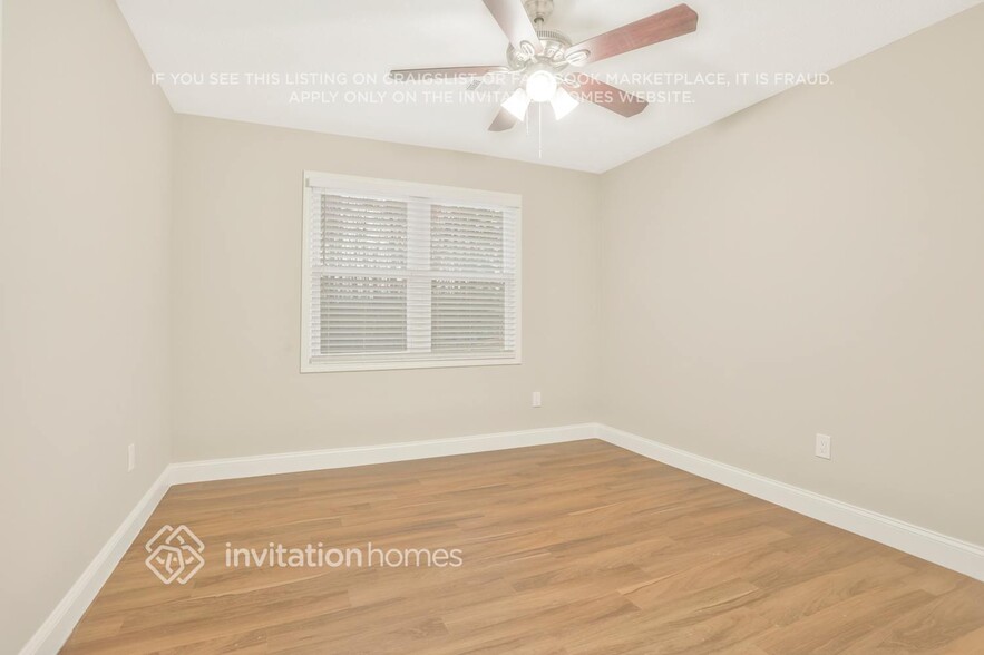 Building Photo - 2404 Hillboro Cir S W