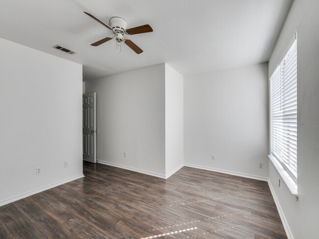 Building Photo - 4516 Alamosa St