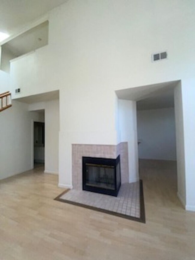 Building Photo - 293 Scotts Valley