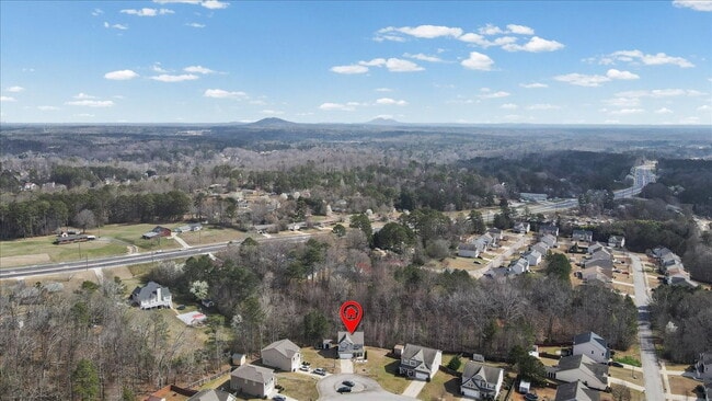 Building Photo - Furnished or Unfurnished spacious two story traditional conveniently located and ready now!