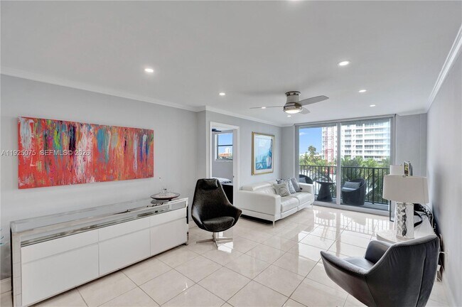 Building Photo - 9273 Collins Ave