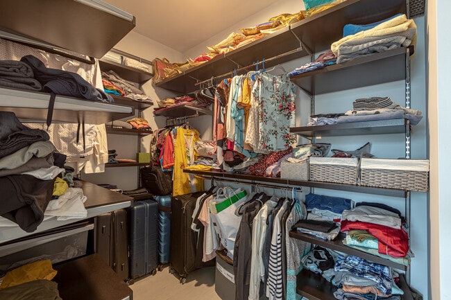 Building Photo - 1701 W Webster Ave