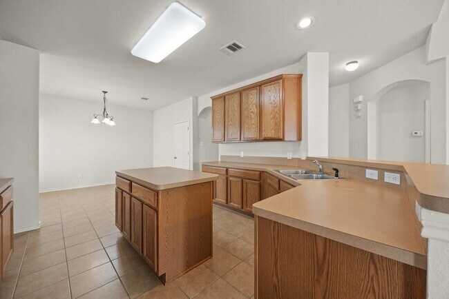 Building Photo - 2832 Mission Tejas Dr