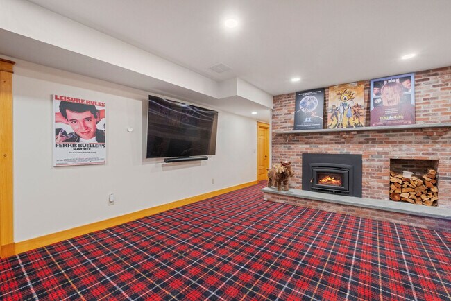 Building Photo - 20 Yellow Birch Cir