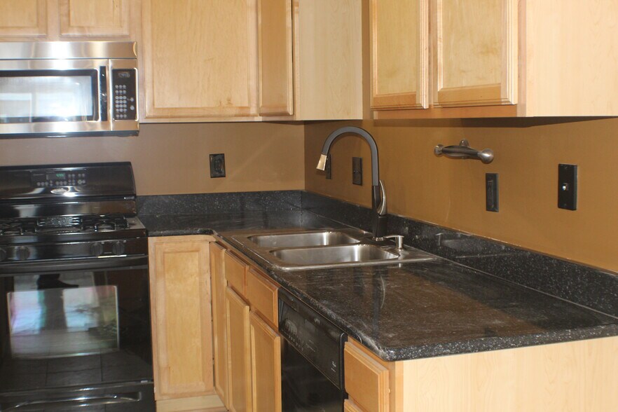 Building Photo - 7618 Parkridge Way