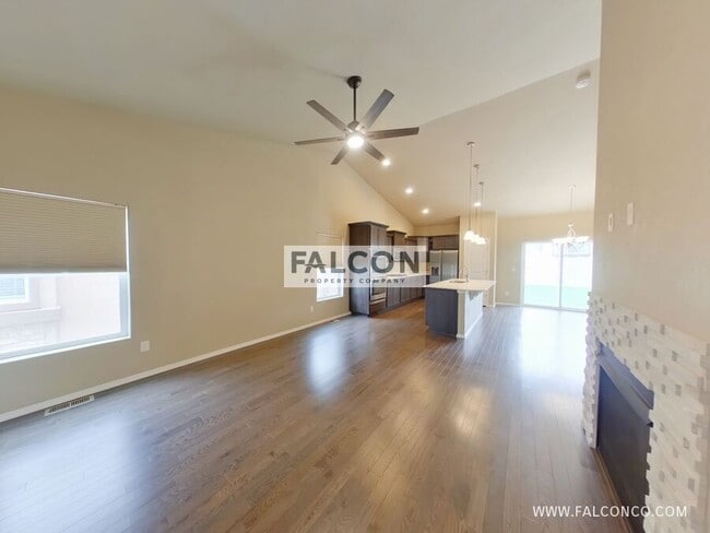 Building Photo - 9958 Golf Crest Dr