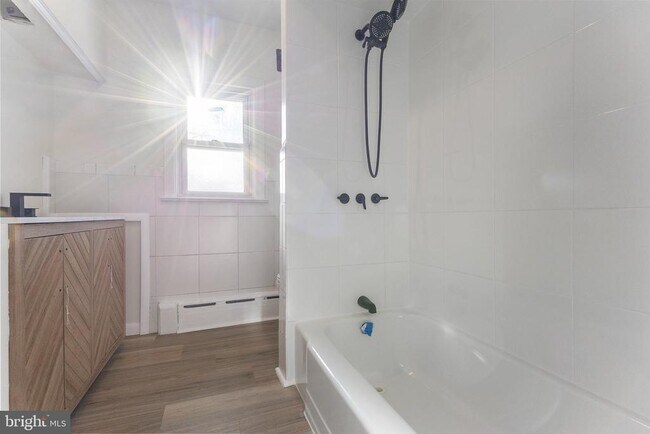 Building Photo - 26 Wilmer St