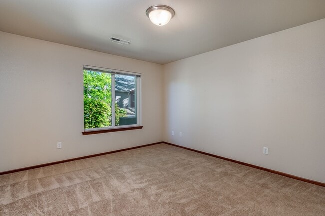 Building Photo - 2 Bed 2 Bath Home - 55+ Community Only