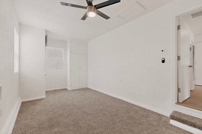 Building Photo - 714-714 Madison St NE