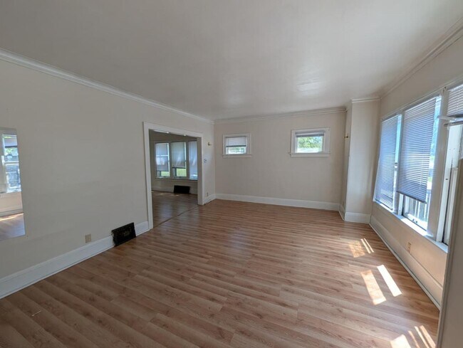 Building Photo - 2600 N 50th St