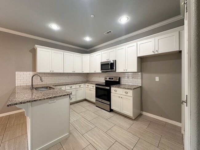 Building Photo - 3933 Williams Cove