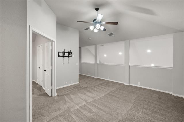 Building Photo - 4802 Oakview Dr