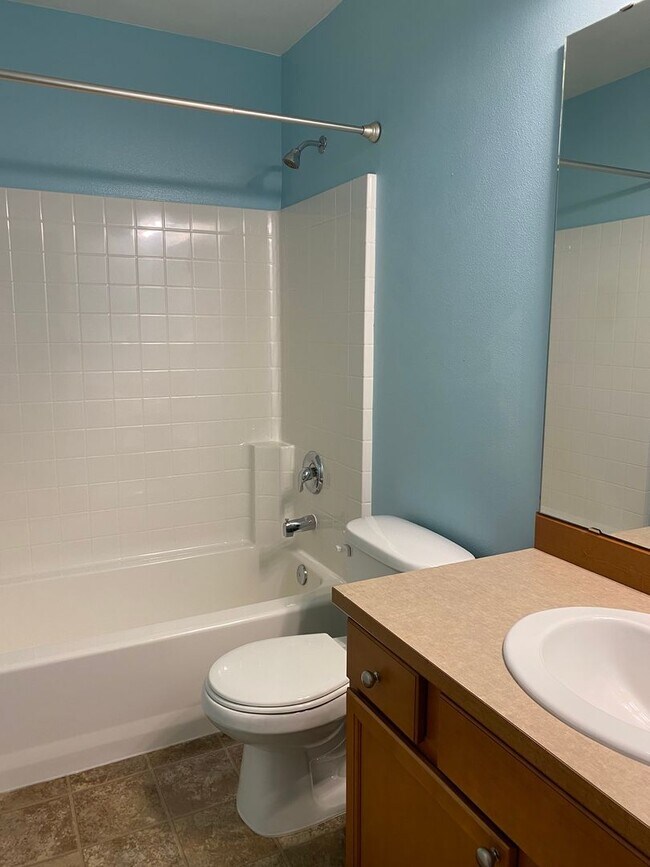 Building Photo - Pride of Ownership in this 3 BDRM, 2.5 BAT...