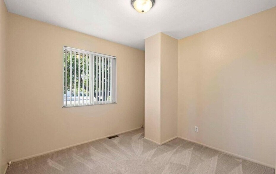 Building Photo - 2111 W 80th Ave