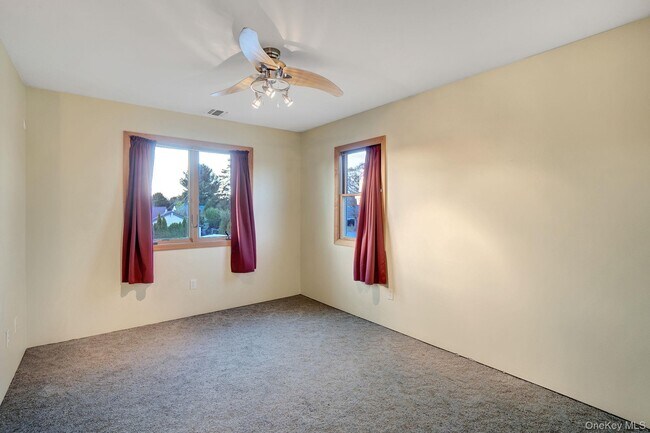 Building Photo - 8 Pearl St