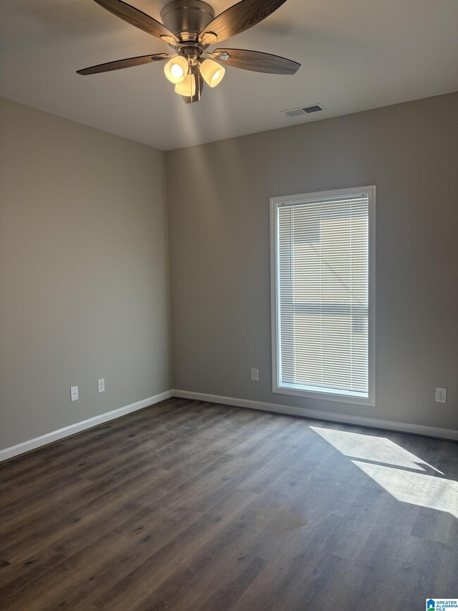 Building Photo - 1107 Cherry Cir