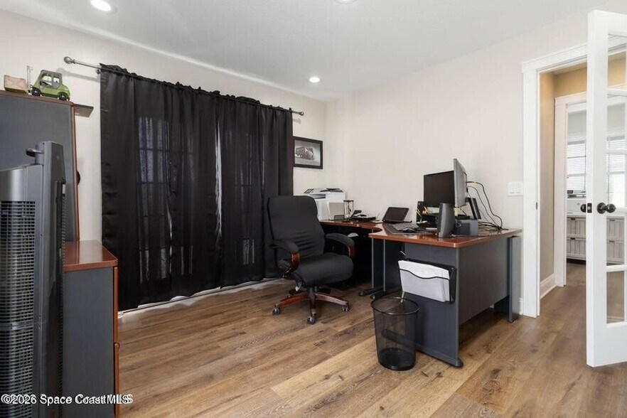 Building Photo - 1280 US-1