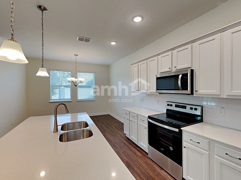 Building Photo - 2126 Saffron Walden Dr