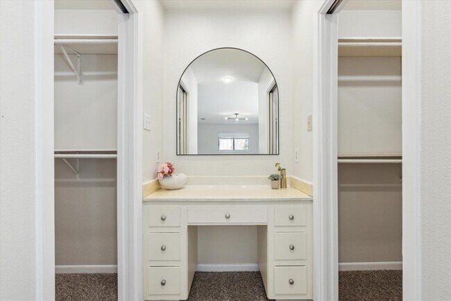 Building Photo - 3609 Peregrine Falcon Dr
