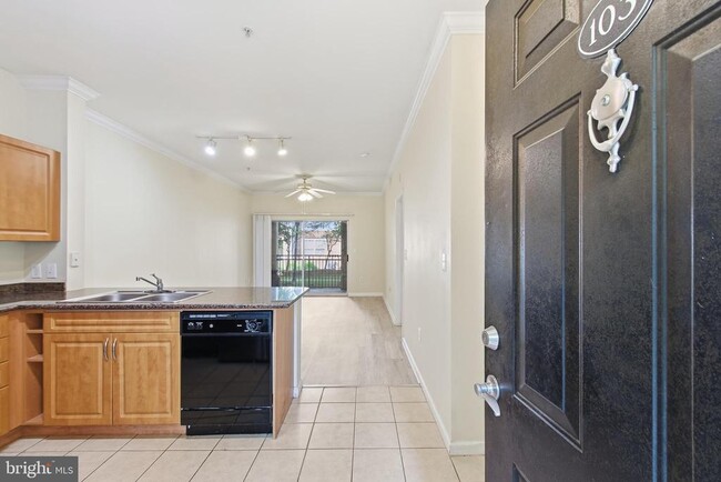 Building Photo - 12913 Centre Park Cir
