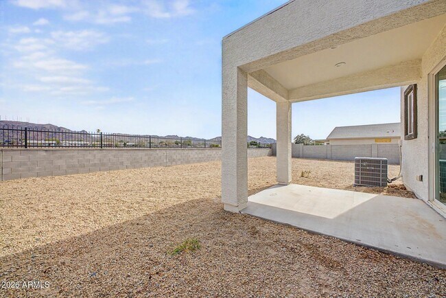 Building Photo - 141 W Latona Rd