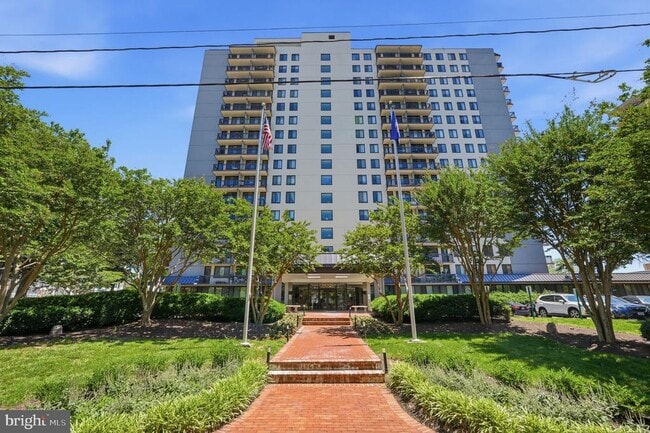 Building Photo - 801 N Pitt St