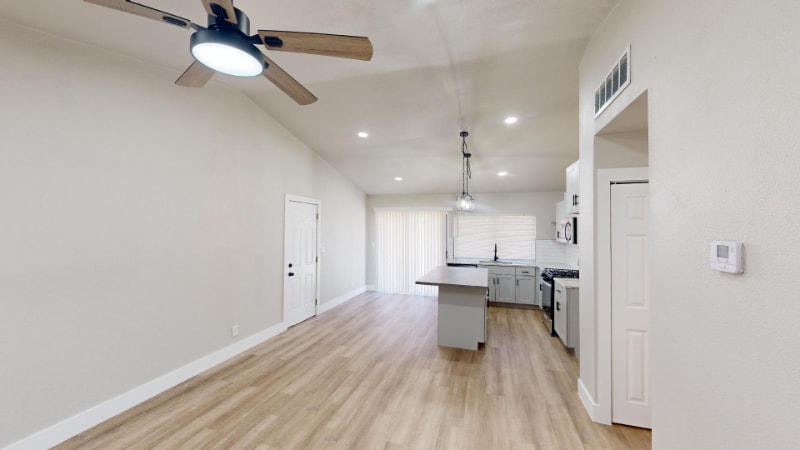 Building Photo - 7323 Glen Arbor Dr