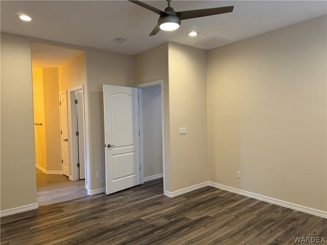 Building Photo - 5079 S Jacaranda Pl