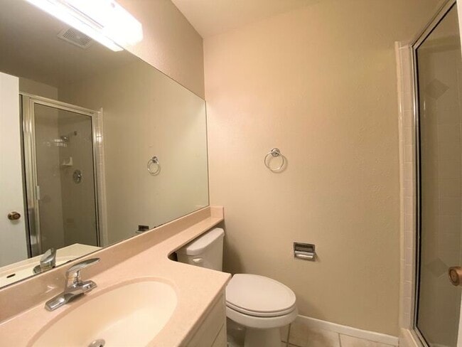 Building Photo - 3BR 3BA home, located in beautiful Solana Beach! Spacious layout with lush landscape