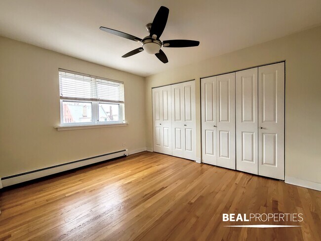 Building Photo - 625 W Wrightwood Ave
