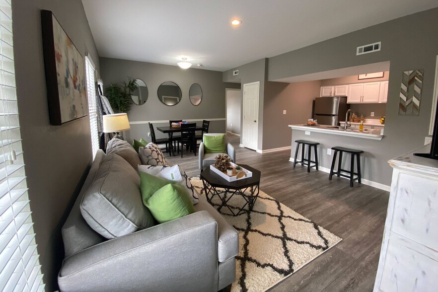 Harbin Pointe Living and Dining Room - Harbin Pointe Apartment Homes