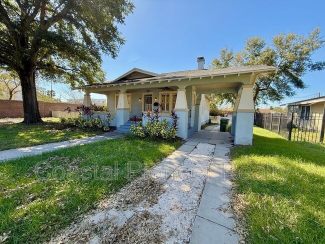 Building Photo - 5406 N Suwanee Ave