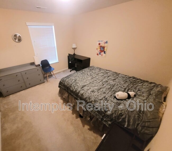 Building Photo - 6130 Brandon Dr