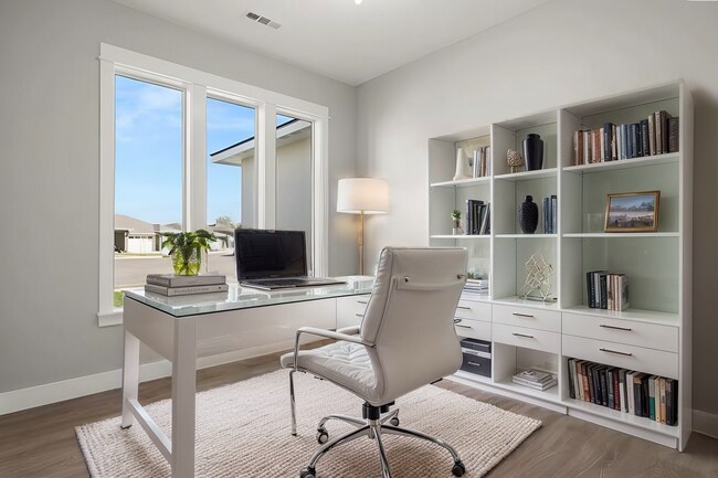 Building Photo - Move in ready luxury home!