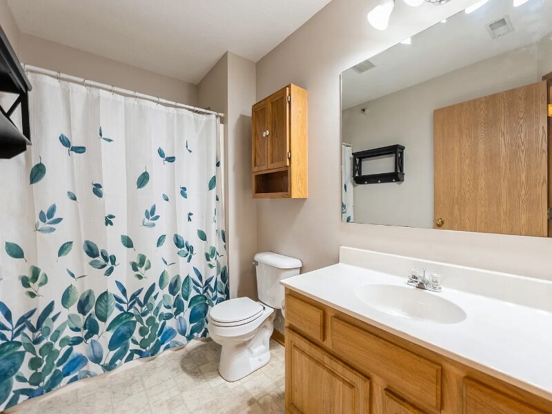 Building Photo - 5908 Sutton Pl