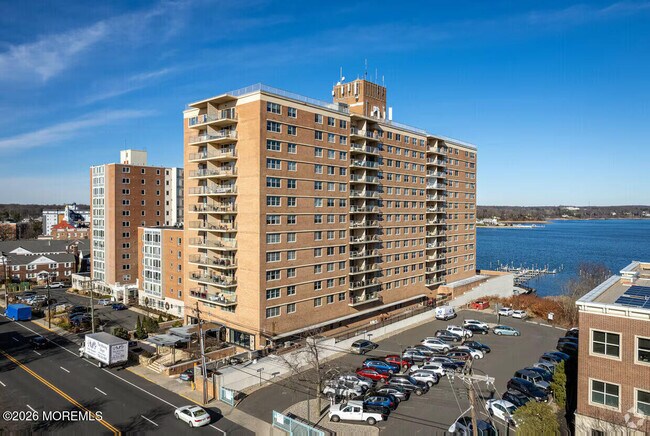 Building Photo - 28 Riverside Ave