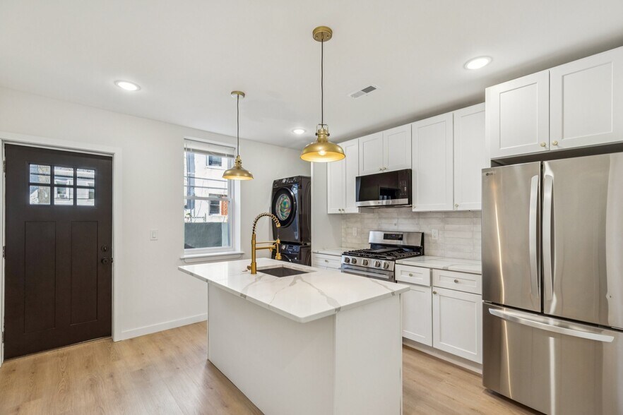 Kitchen - 1342 S Stanley St