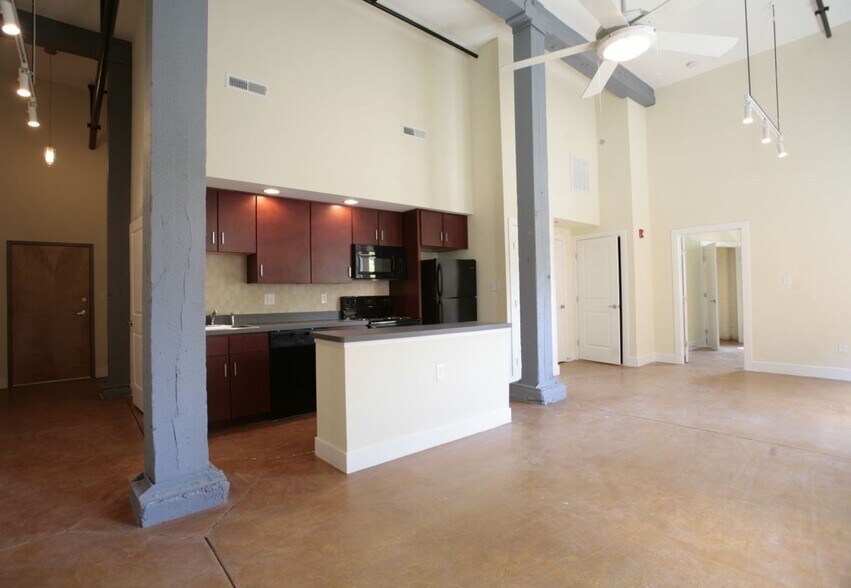 Mayton Transfer Lofts 250316 E Bank St Petersburg VA 23803