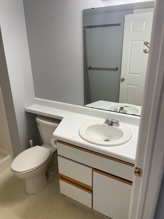 Building Photo - 3029 Poplar Creek Dr SE