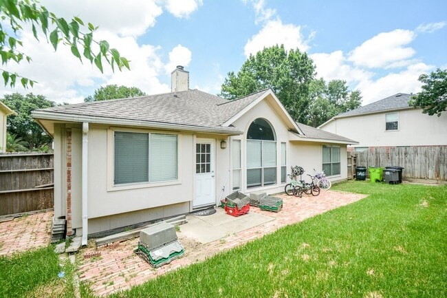 Building Photo - 19715 Lindenfield Ct